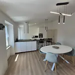 Skyloft Easypark דירה *