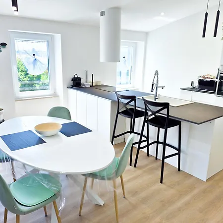Skyloft Easypark Apartment